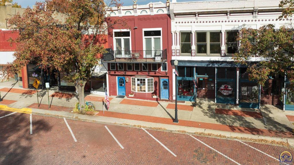 110 W 5th ST, Holton, KS 66436