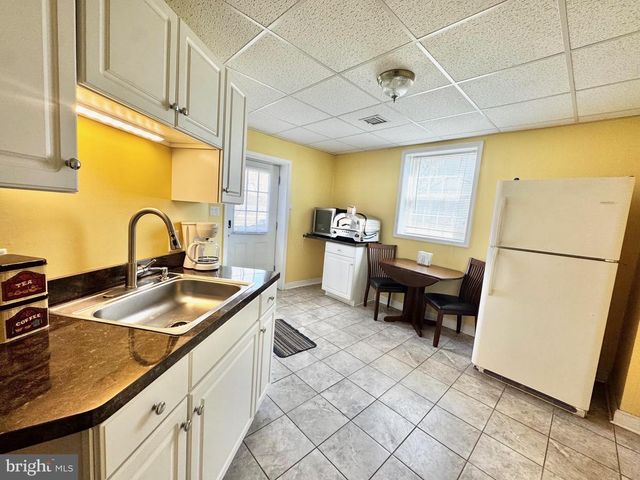 381 BENYOU LN, New Cumberland, PA 17070