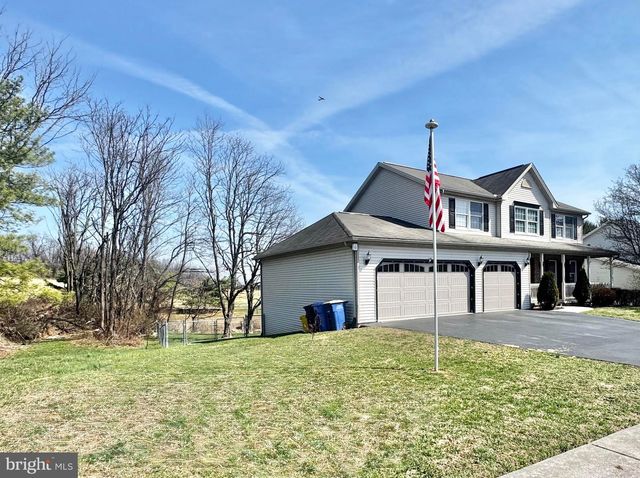 381 BENYOU LN, New Cumberland, PA 17070