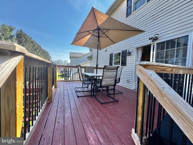 381 BENYOU LN, New Cumberland, PA 17070