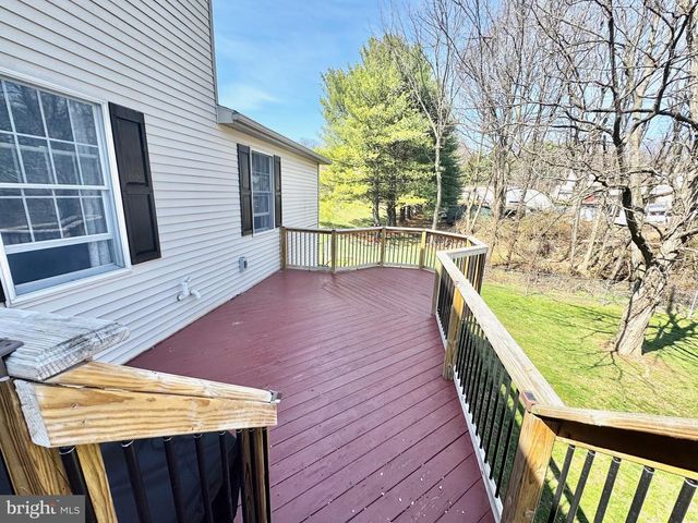 381 BENYOU LN, New Cumberland, PA 17070