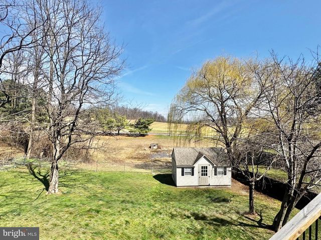 381 BENYOU LN, New Cumberland, PA 17070