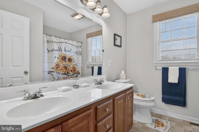 381 BENYOU LN, New Cumberland, PA 17070