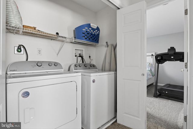 381 BENYOU LN, New Cumberland, PA 17070