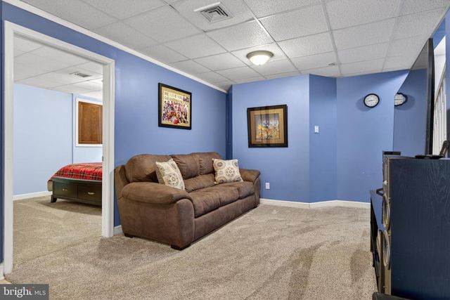 381 BENYOU LN, New Cumberland, PA 17070