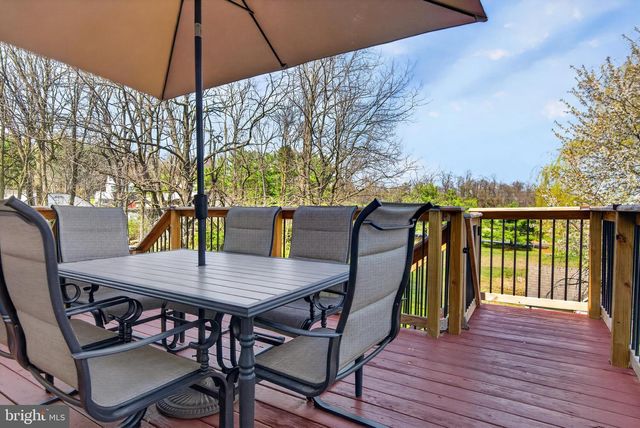 381 BENYOU LN, New Cumberland, PA 17070