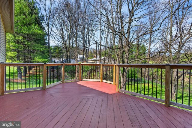381 BENYOU LN, New Cumberland, PA 17070