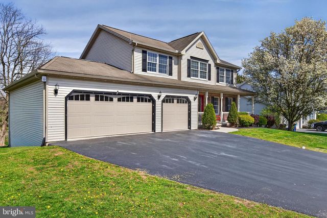 381 BENYOU LN, New Cumberland, PA 17070
