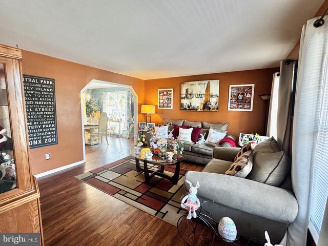 381 BENYOU LN, New Cumberland, PA 17070