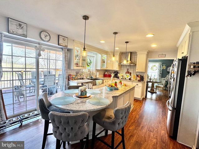 381 BENYOU LN, New Cumberland, PA 17070