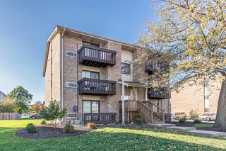 266 12th Street 3B, Wheeling, IL 60090