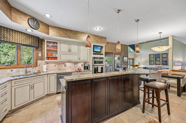 8310 Dublin Road, Powell, OH 43065