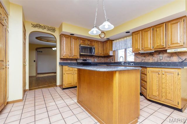 2677 Eisenbath Road, O'fallon, MO 63366