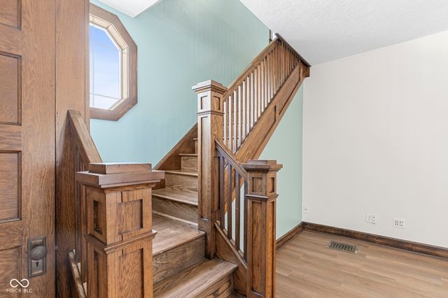 2115 Irwin Drive, Columbus, IN 47201