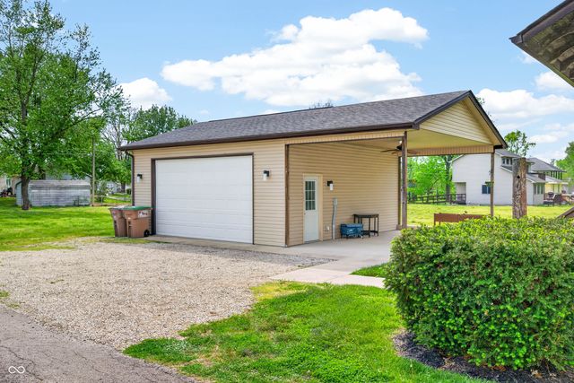 2115 Irwin Drive, Columbus, IN 47201