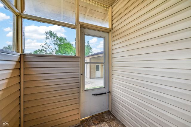 2115 Irwin Drive, Columbus, IN 47201