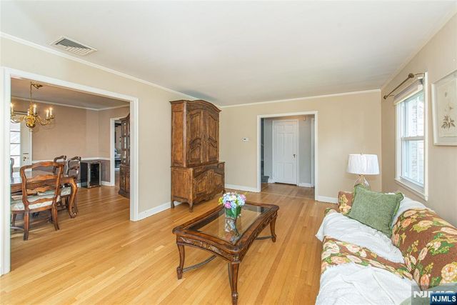 19 Essex Road, Essex Fells, NJ 07021