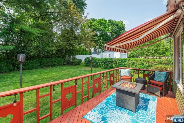 19 Essex Road, Essex Fells, NJ 07021
