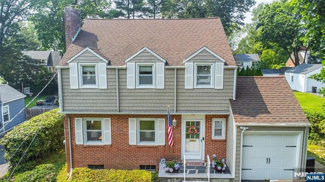 19 Essex Road, Essex Fells, NJ 07021