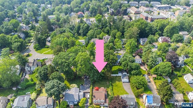 19 Essex Road, Essex Fells, NJ 07021