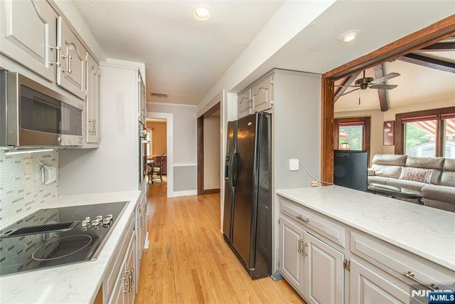 19 Essex Road, Essex Fells, NJ 07021