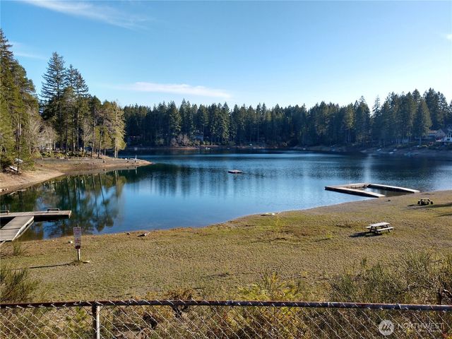 221 NE Madrona Avenue, Tahuya, WA 98588