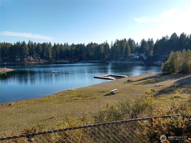 221 NE Madrona Avenue, Tahuya, WA 98588