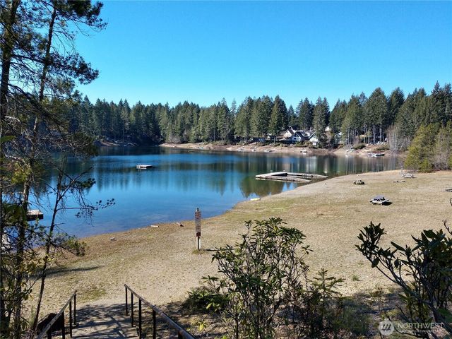 221 NE Madrona Avenue, Tahuya, WA 98588
