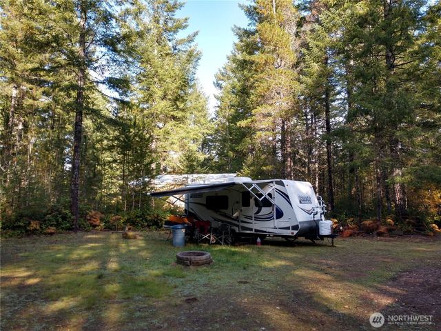 221 NE Madrona Avenue, Tahuya, WA 98588