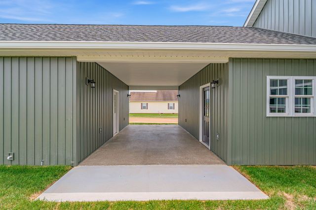927 Stratford Avenue, Sweetwater, TN 37874