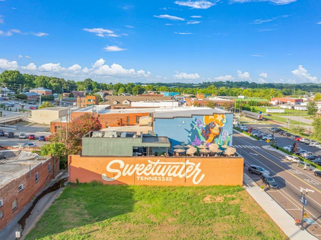 927 Stratford Avenue, Sweetwater, TN 37874