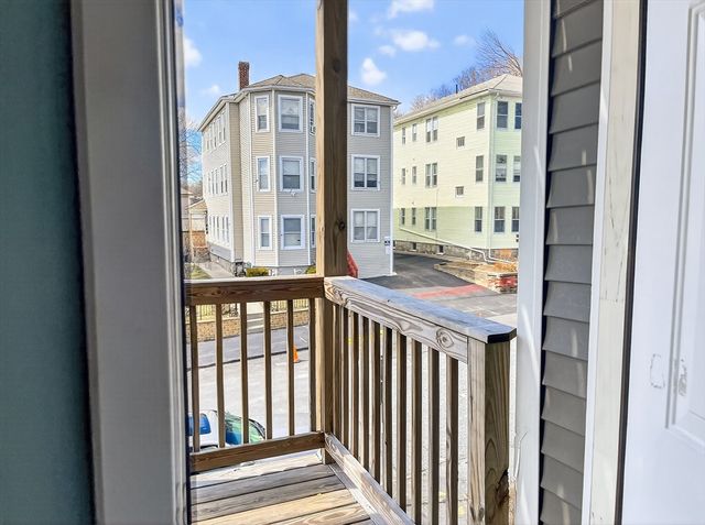 247 Pilgrim Ave 2, Worcester, MA 01604