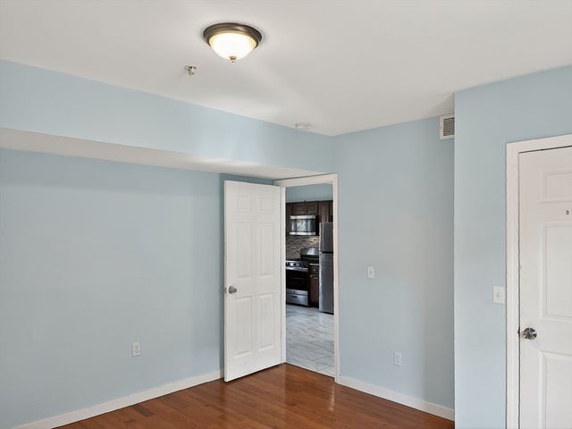 247 Pilgrim Ave 2, Worcester, MA 01604