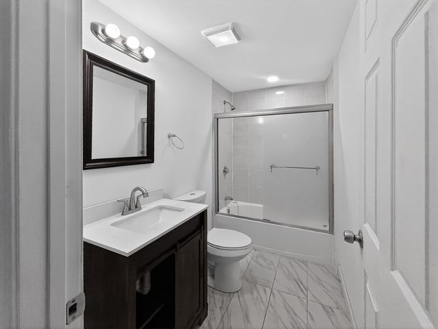 247 Pilgrim Ave 2, Worcester, MA 01604