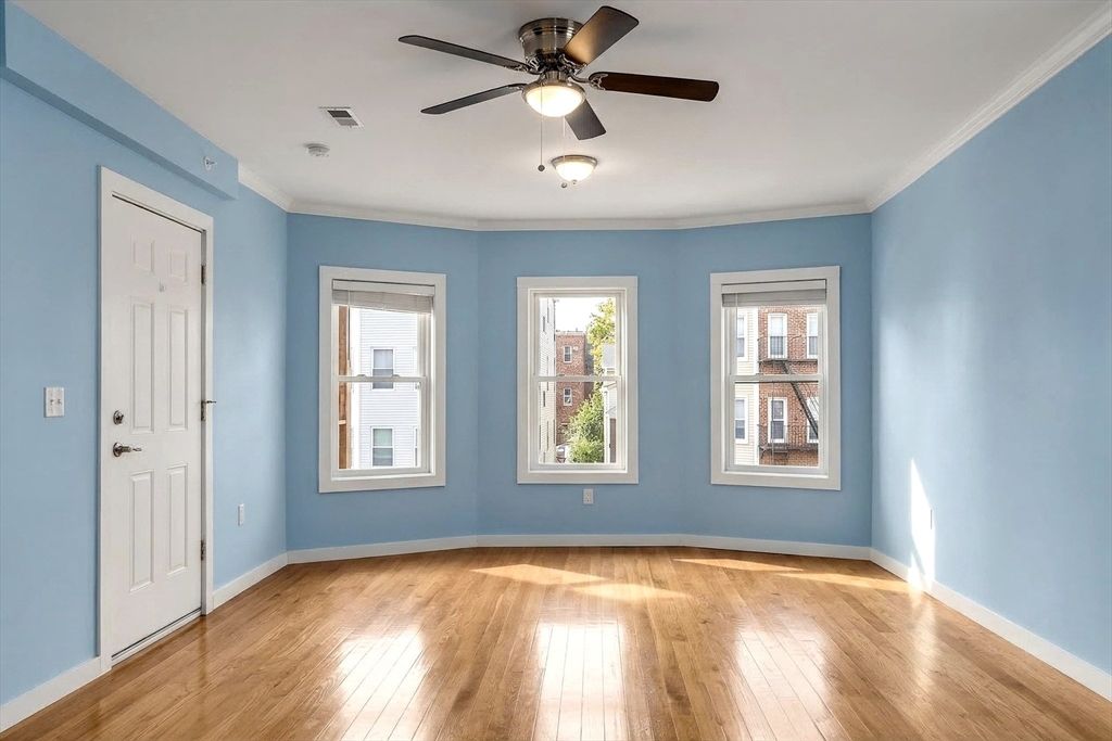 247 Pilgrim Ave 2, Worcester, MA 01604