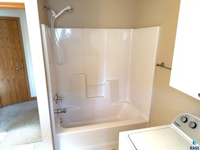 2405 W 28th St Street, Sioux Falls, SD 57105