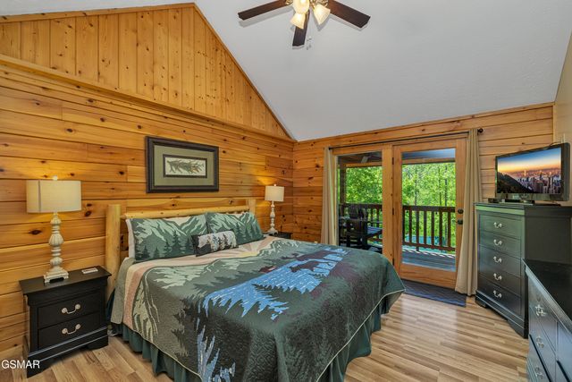 721 Poplar Falls Way, Gatlinburg, TN 37738