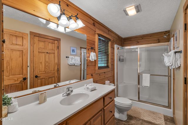 721 Poplar Falls Way, Gatlinburg, TN 37738