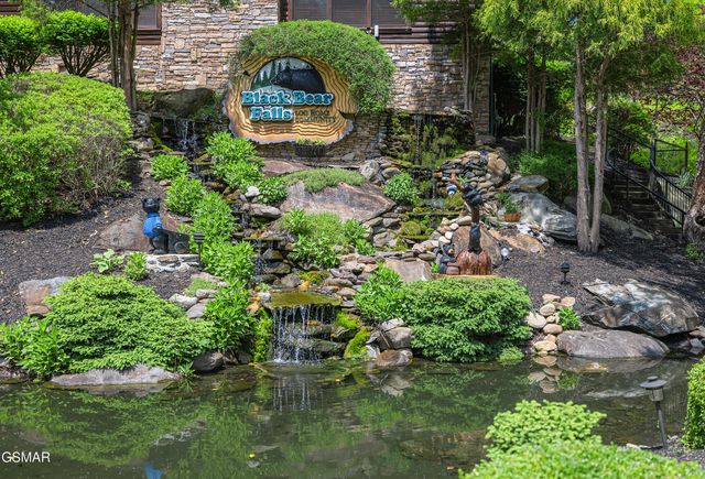 721 Poplar Falls Way, Gatlinburg, TN 37738