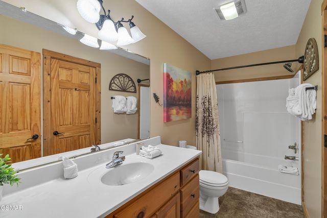 721 Poplar Falls Way, Gatlinburg, TN 37738