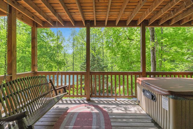 721 Poplar Falls Way, Gatlinburg, TN 37738