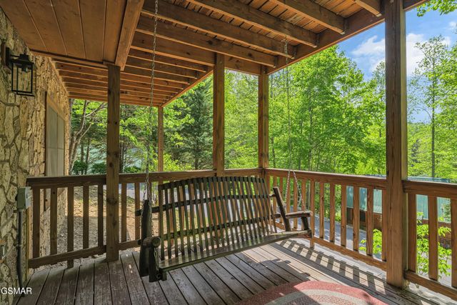 721 Poplar Falls Way, Gatlinburg, TN 37738