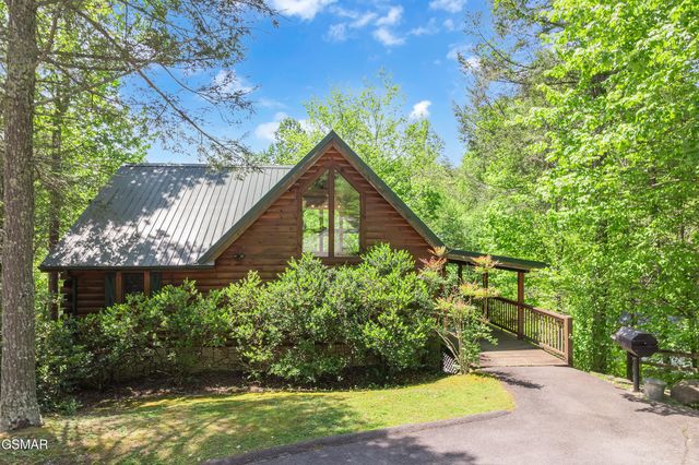 721 Poplar Falls Way, Gatlinburg, TN 37738