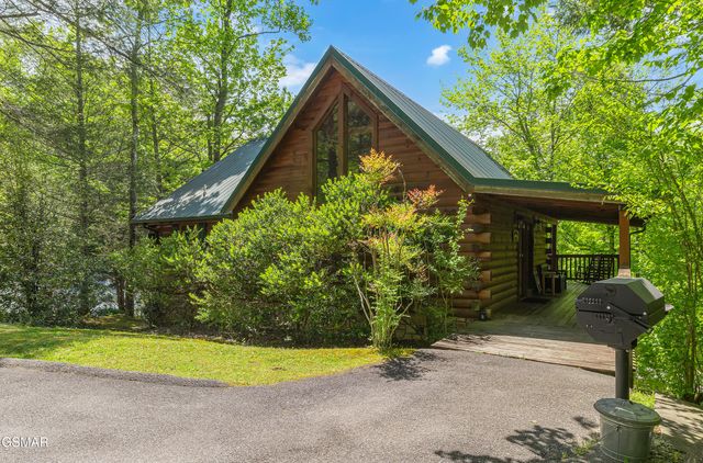 721 Poplar Falls Way, Gatlinburg, TN 37738