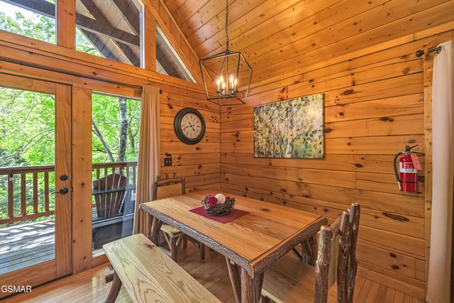 721 Poplar Falls Way, Gatlinburg, TN 37738