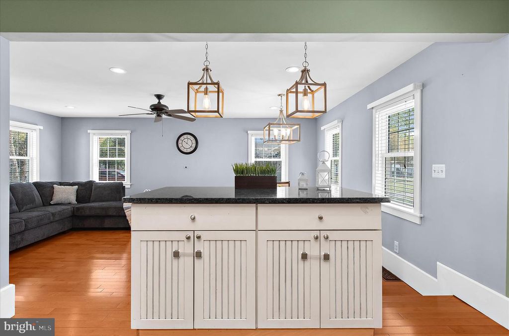 Image 11 of property listing at 161 MARGATE DR, Glen Burnie, MD 21060