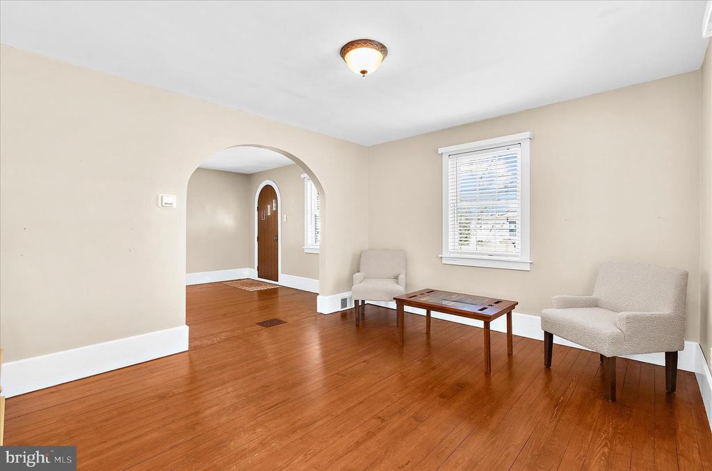 Image 18 of property listing at 161 MARGATE DR, Glen Burnie, MD 21060