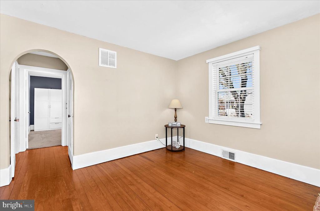 Image 21 of property listing at 161 MARGATE DR, Glen Burnie, MD 21060