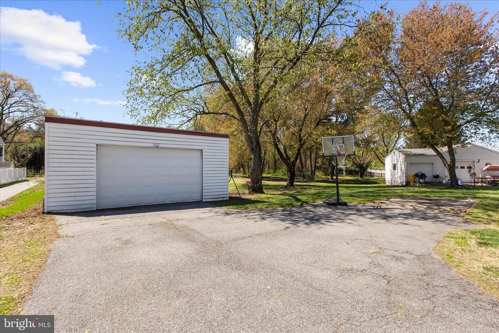 Image 33 of property listing at 161 MARGATE DR, Glen Burnie, MD 21060