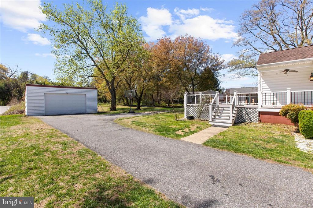 Image 34 of property listing at 161 MARGATE DR, Glen Burnie, MD 21060